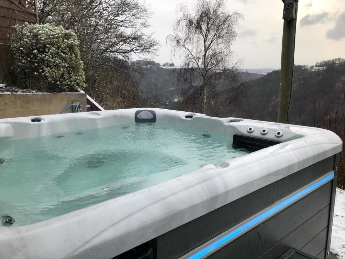 Вилла The Crest Hillside Retreat With Hot Tub Abertillery Экстерьер фото